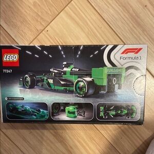 LEGO Formula 1 Racing Car in Green and Black